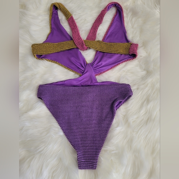 Agua Bendita Malibu Vini Cross-Neck Cut Out One-Piece Swimsuit - Picture 8 of 10